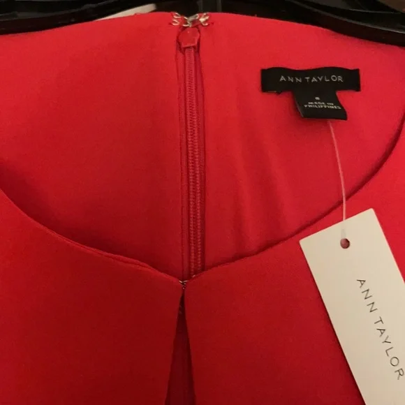 Red Ann Taylor Bell Sleeve Dress- Size 8- NWT - Picture 11 of 16